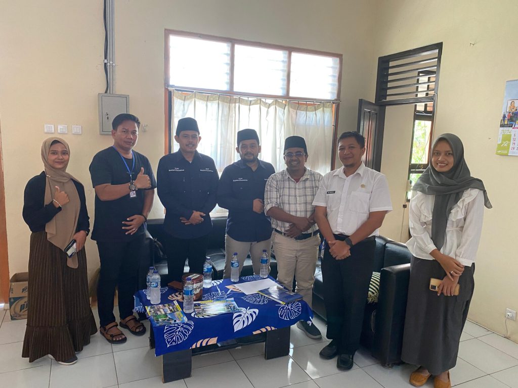 Kunjungan Ketua dan Sekretaris Program Studi BKPI ke SMK N 1 Gebang