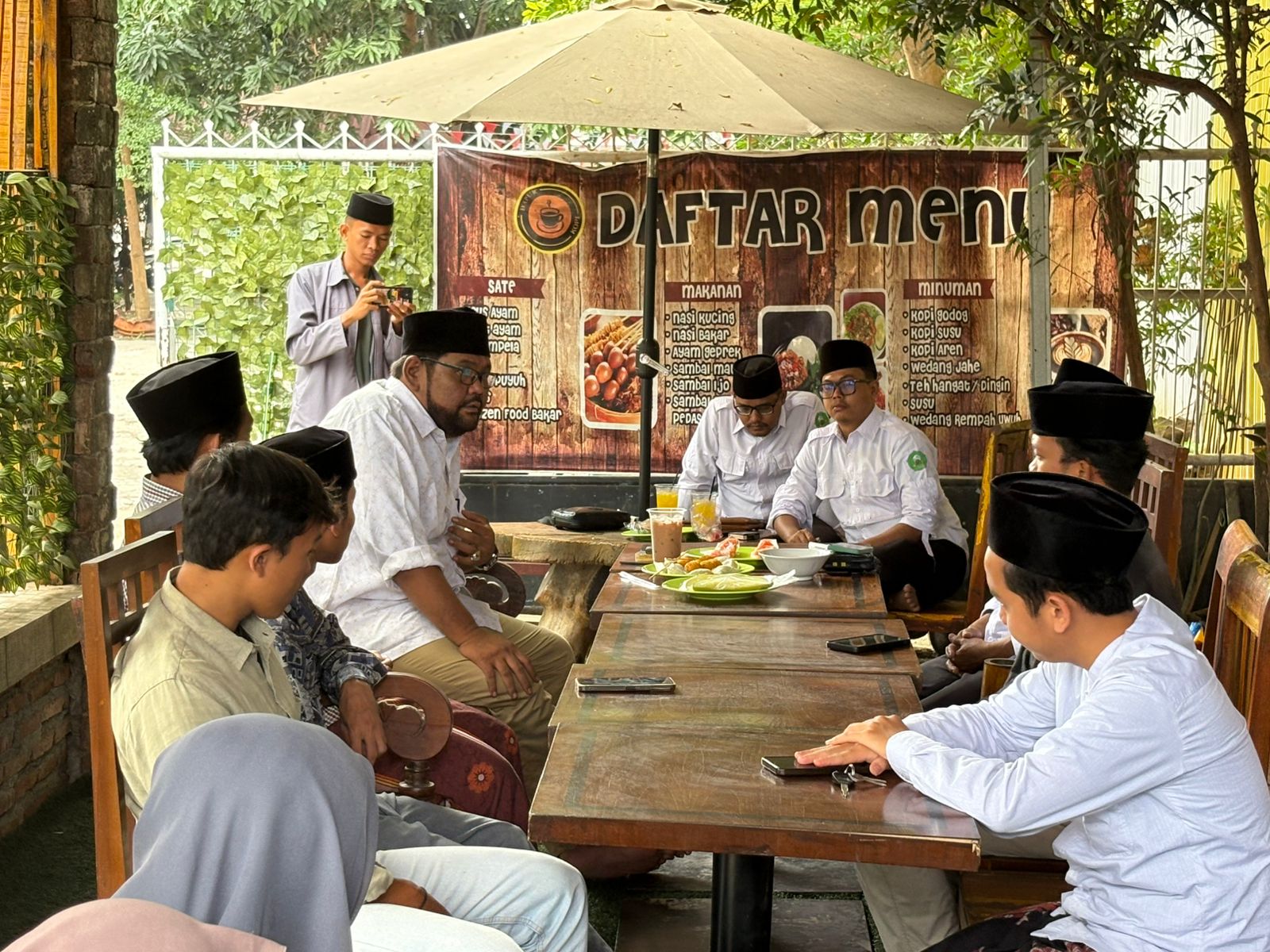 Ketua STIT Buntet Pesantren Pantau Langsung Kegiatan KKN Mahasiswa di Mertapada Wetan